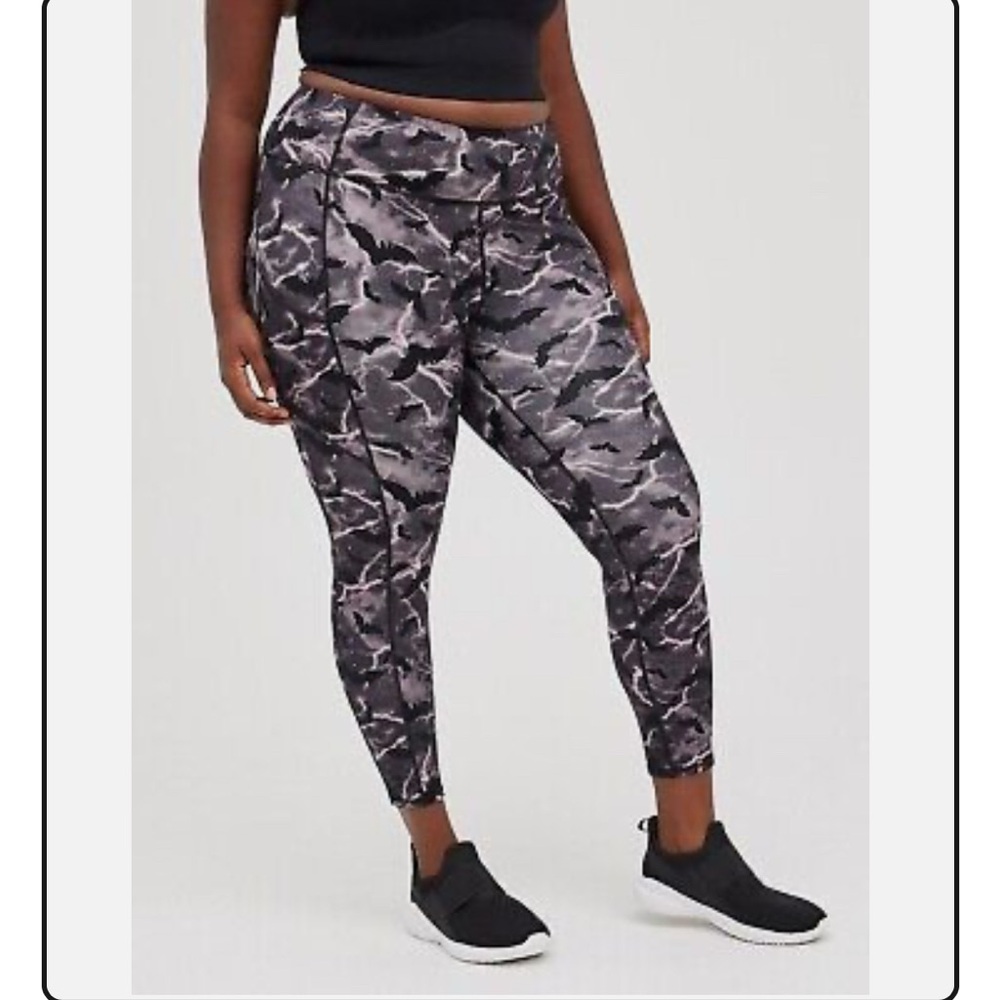 Torrid Halloween Bat Leggings Active Gray 4x